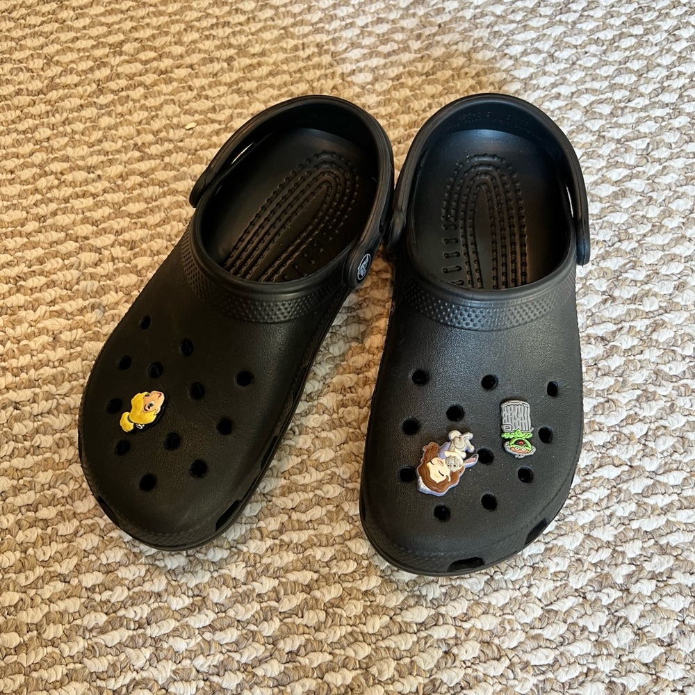 Crocs with charms womens 8